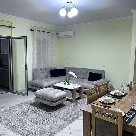 New Baazar Terrace Apartment Tiran Dış mekan fotoğraf