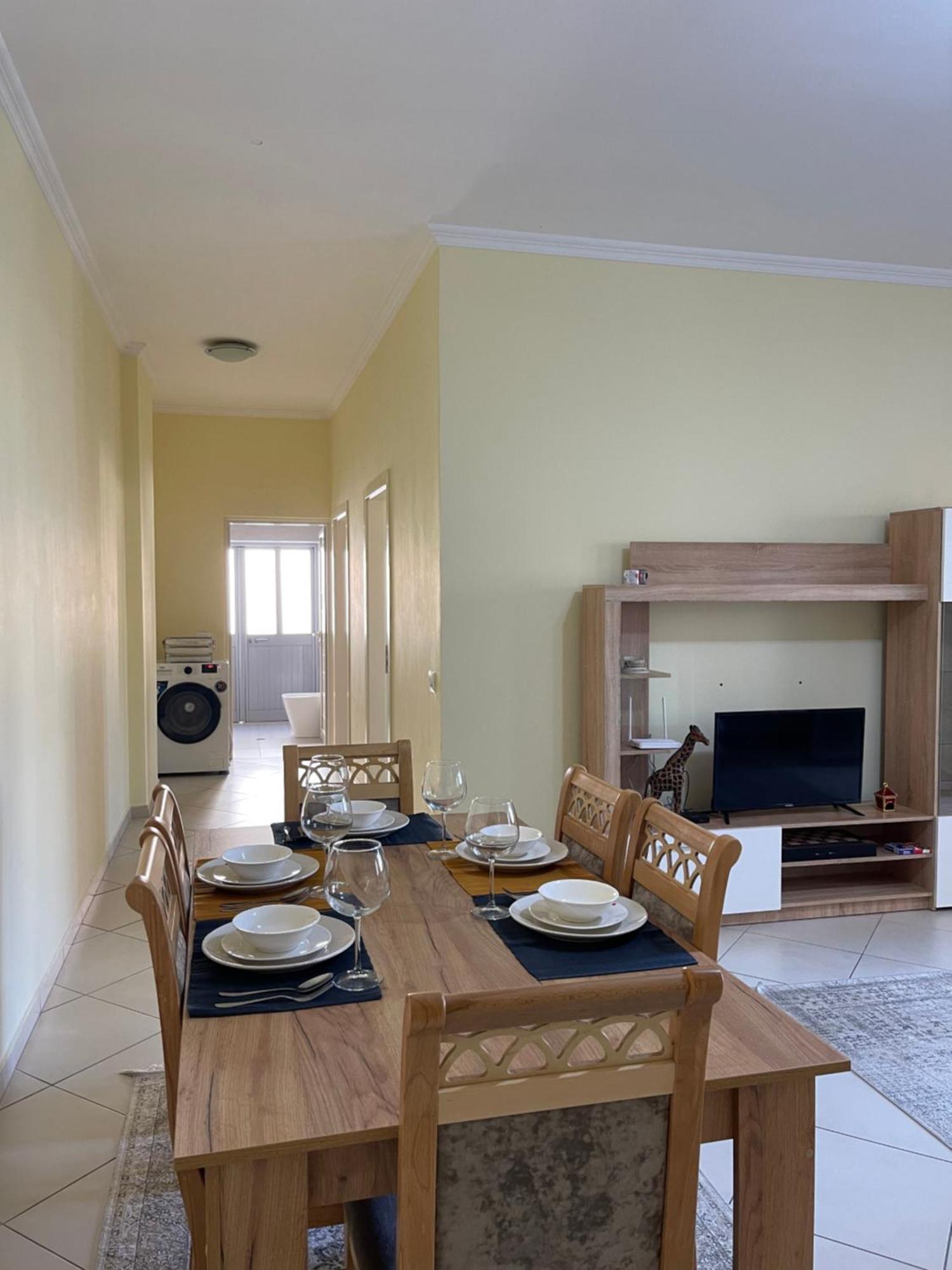 New Baazar Terrace Apartment Tiran Dış mekan fotoğraf