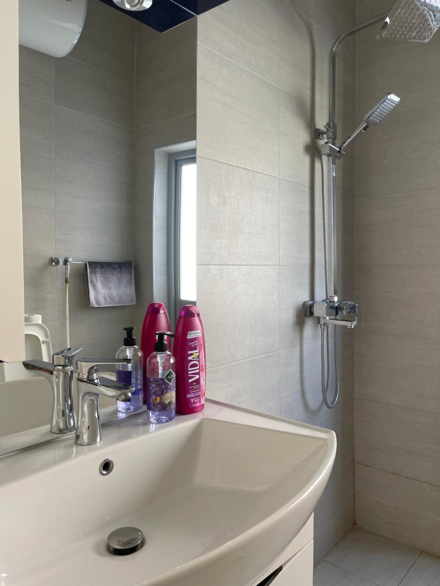 New Baazar Terrace Apartment Tiran Dış mekan fotoğraf