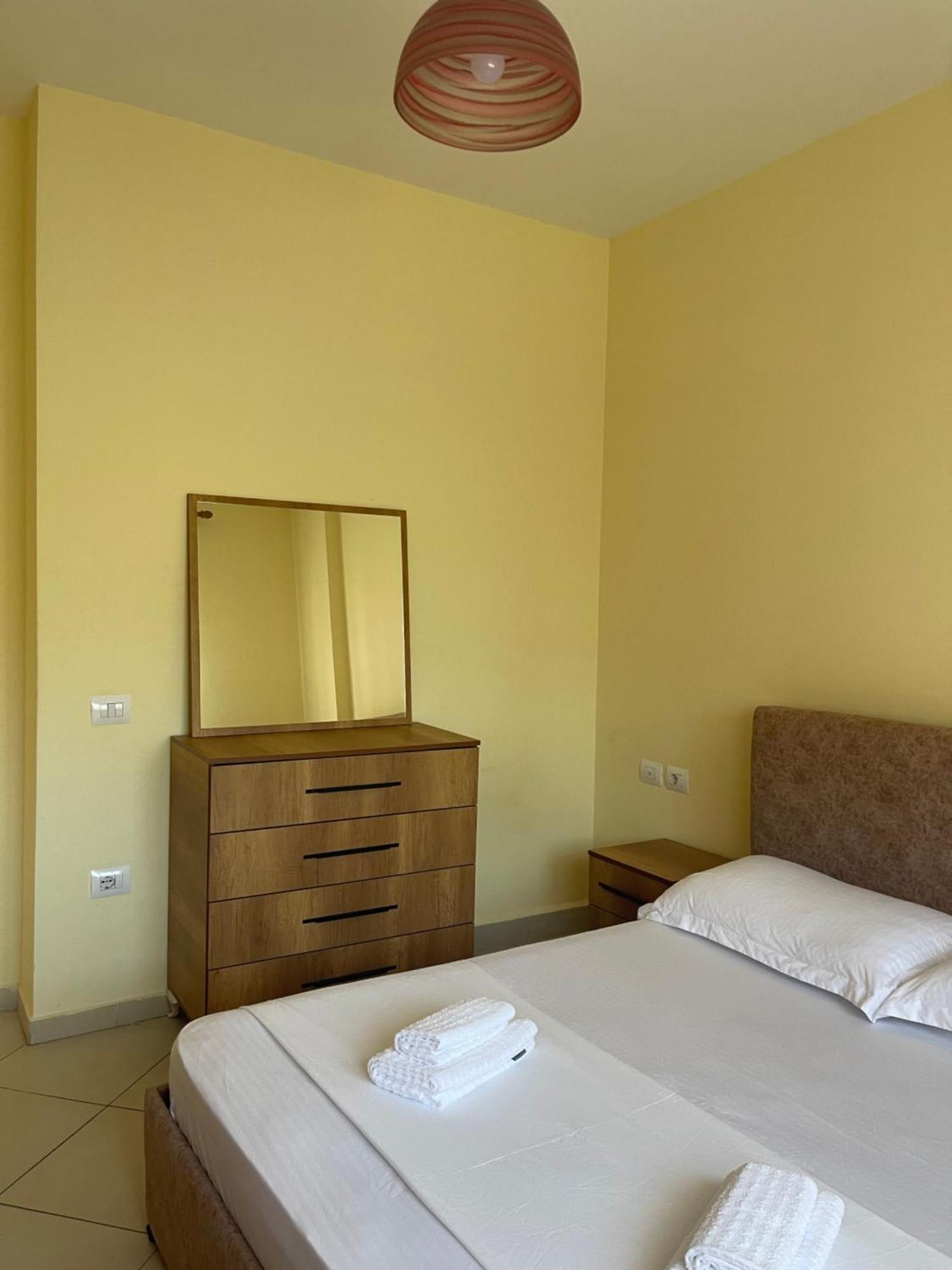 New Baazar Terrace Apartment Tiran Dış mekan fotoğraf