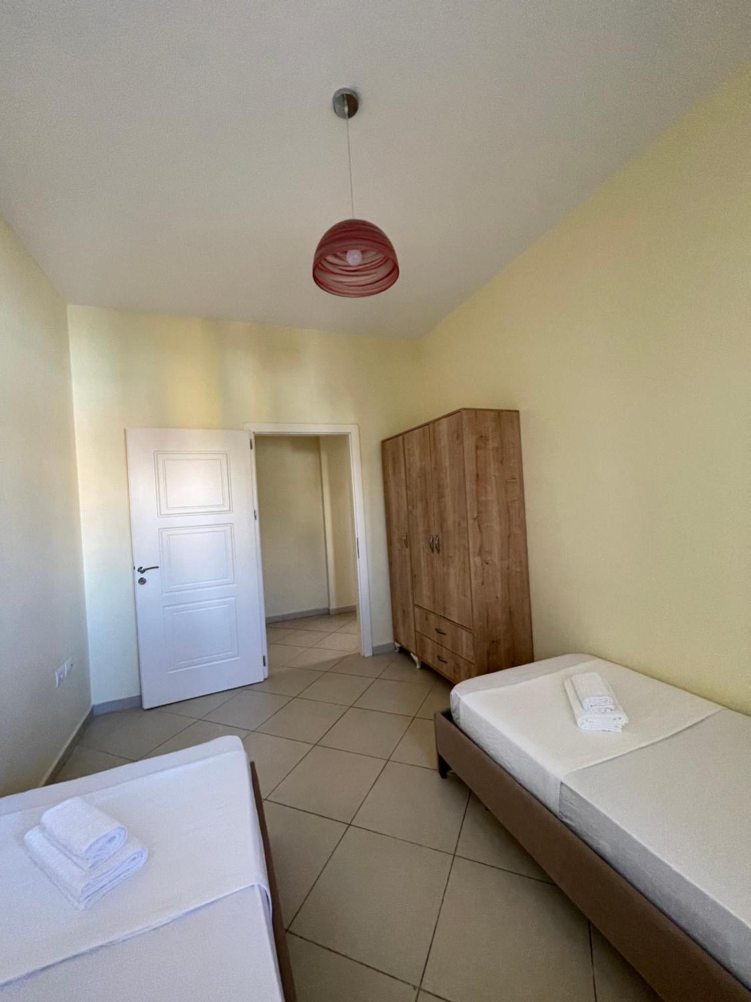 New Baazar Terrace Apartment Tiran Dış mekan fotoğraf