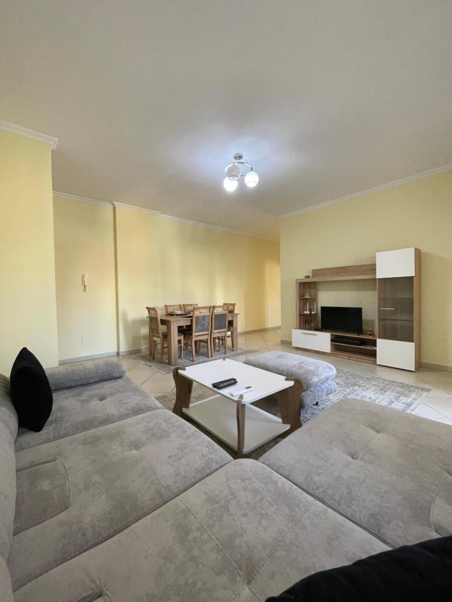 New Baazar Terrace Apartment Tiran Dış mekan fotoğraf