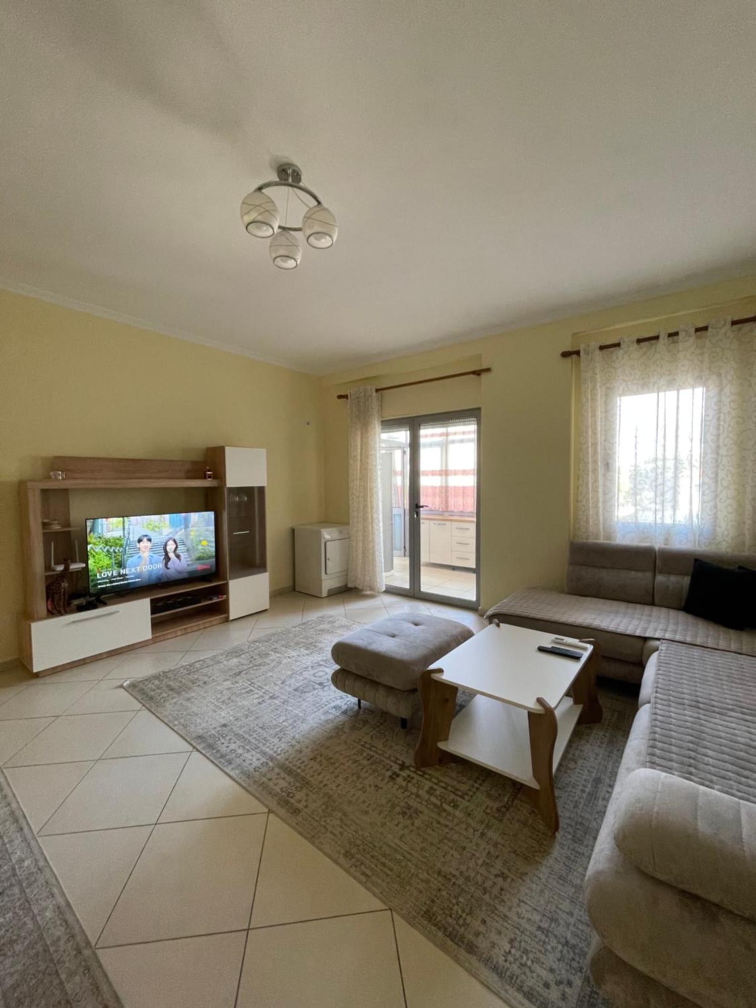 New Baazar Terrace Apartment Tiran Dış mekan fotoğraf
